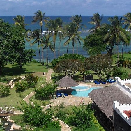 Hill Park Hotel - Tiwi Beach المظهر الخارجي الصورة